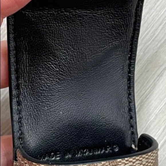 NWT Coach Wireless Earbud Case-Charcoal/Grey - Picture 13 of 14